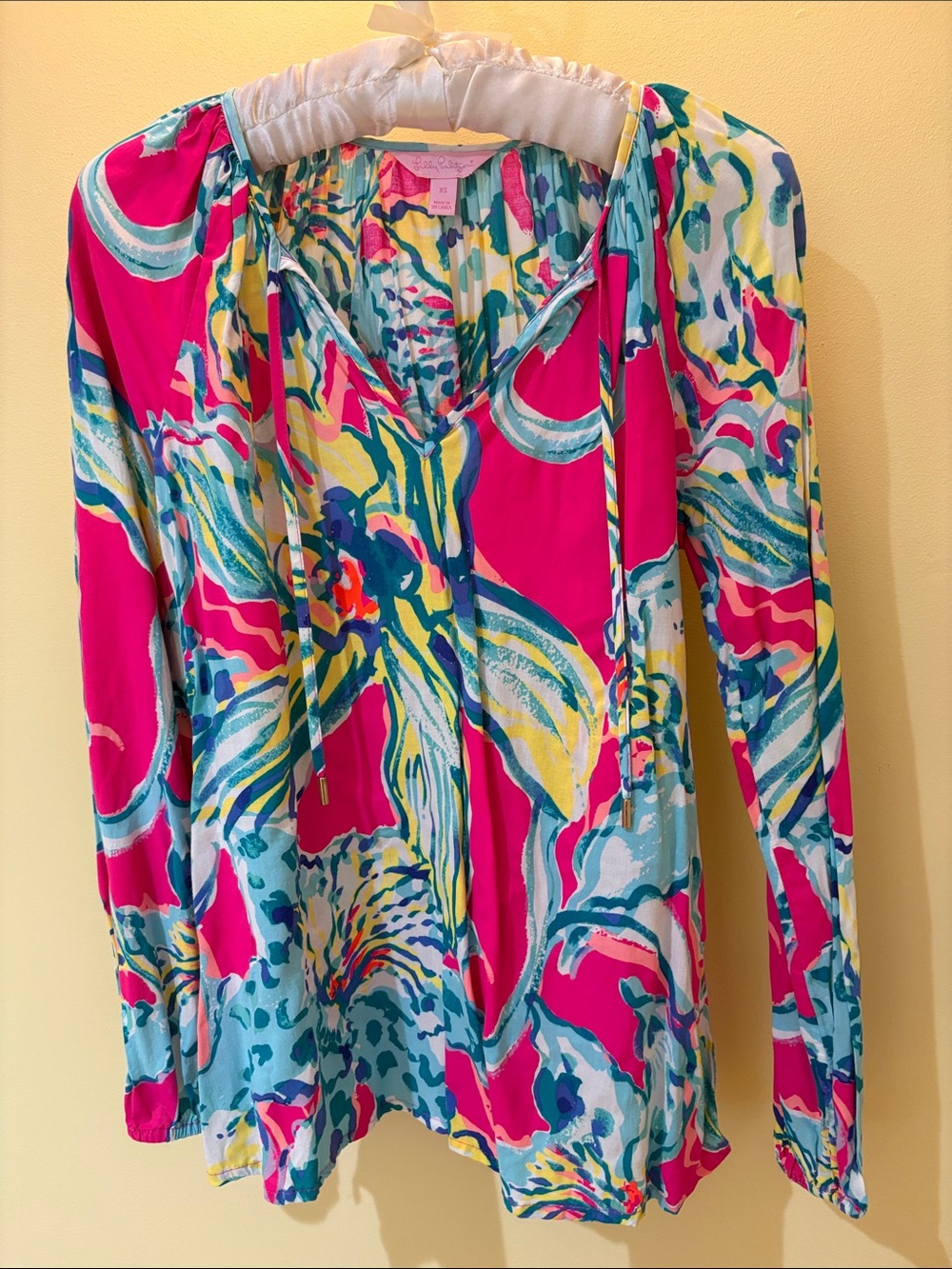 GUC Lilly Pulitzer Hot Pink Multi-Color Floral V-Neck Tunic XS
